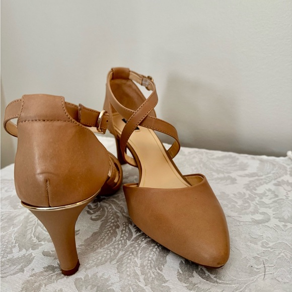 Neutral Heels - Picture 3 of 3